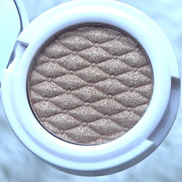 Seraphine Botanicals Highlighter-Oyster shade-warm ivory/champagne(mini) - Picture 3 of 9